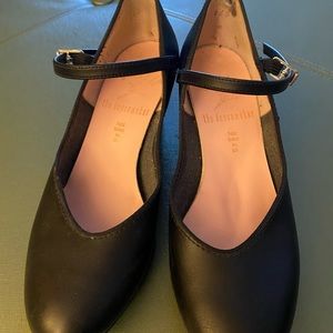 dance shoes